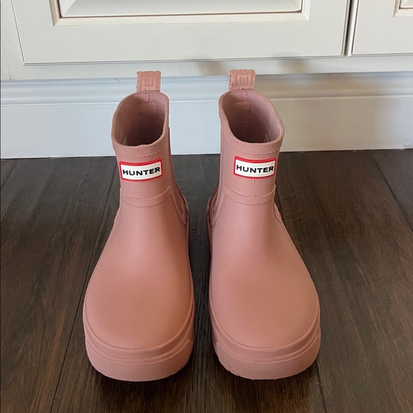 NWT Hunter Rain Boots - Picture 4 of 9